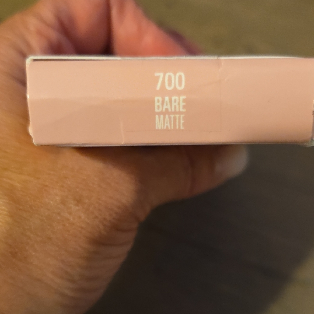 Kylie Cosmetics Matte Lip Kit in #700 Bare Matte - Picture 3 of 4